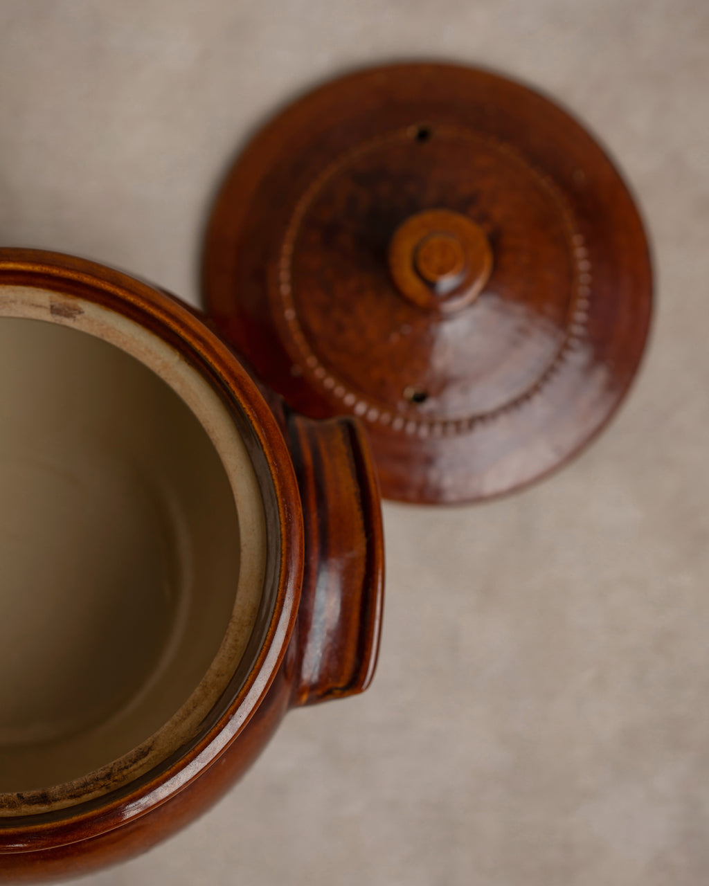 Bretby Pottery Brown Glazed Lidded Casserole Dish
